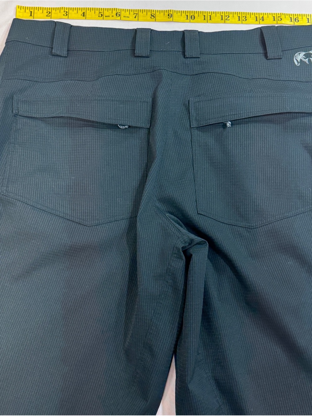 Kuiu Tiburon Shorts Mens 36 Black Cargo Hiking Hunting Quick Dry Outdoor 50+ UPF - Picture 4 of 6